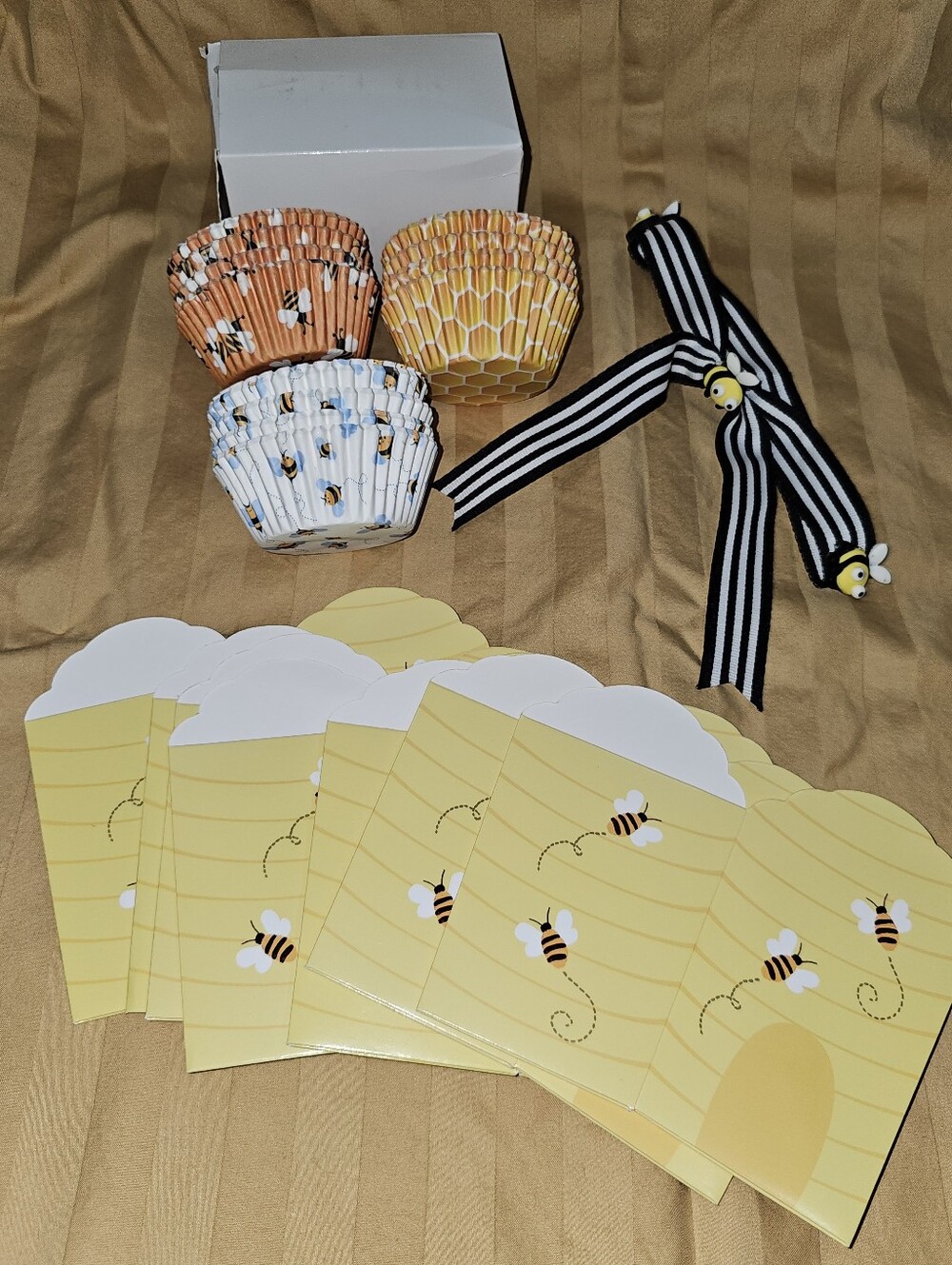 Bee Themed Yellow Cupcake Liners, 7 Treat Cups, Black &White Ribbon With Bees